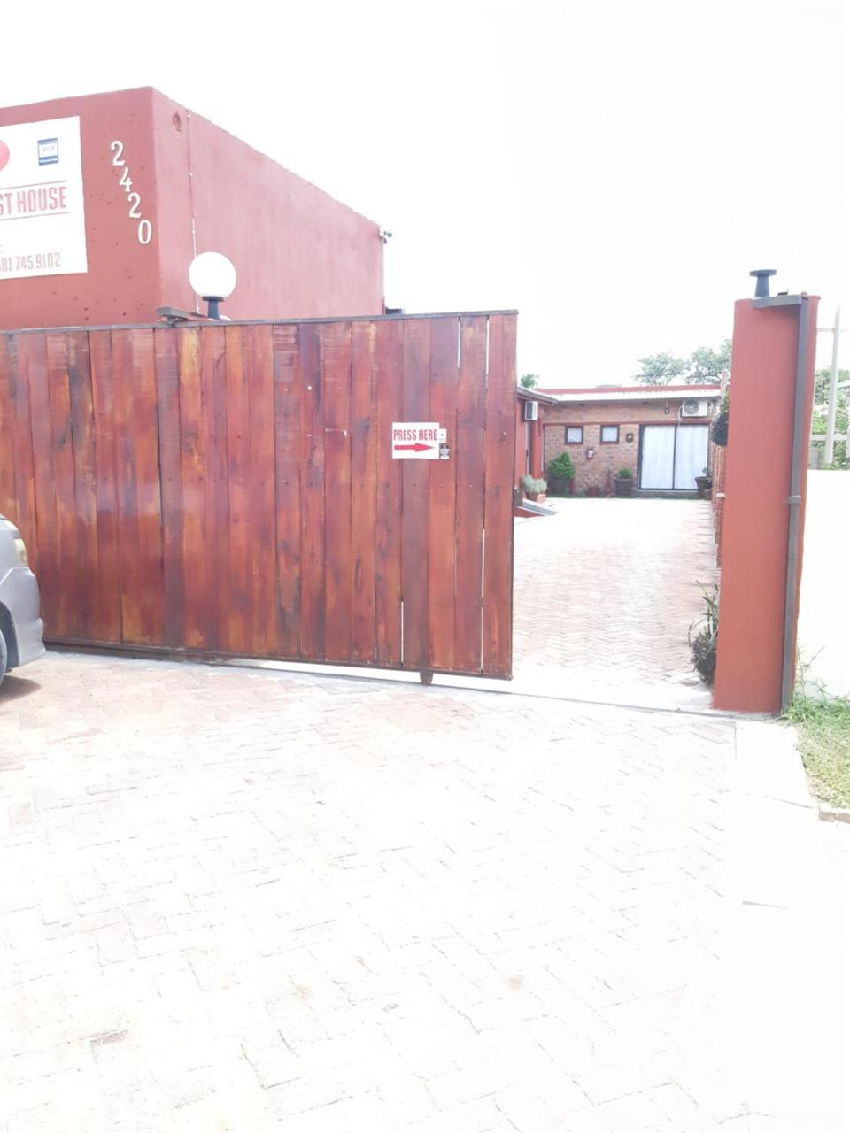 Niilo'S Guesthouse Rundu Exterior foto
