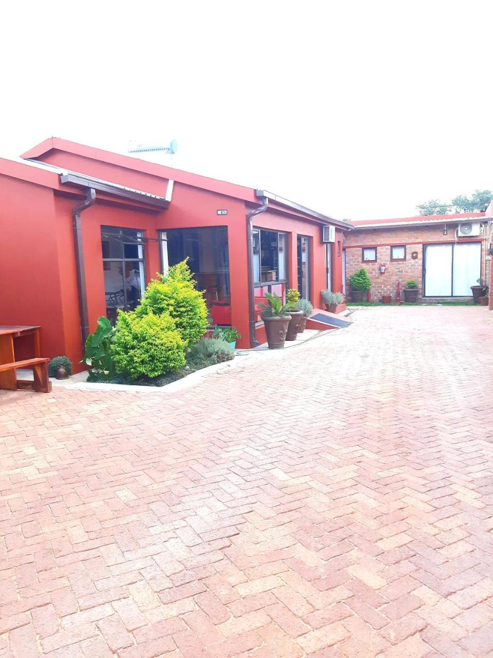 Niilo'S Guesthouse Rundu Exterior foto